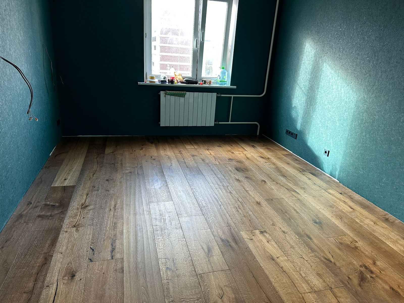 Инженерная доска Дуб Millrun Decor-3 ECO лак, ручное старение 600-2200х240х15/2 мм (3,168 м2/упак)